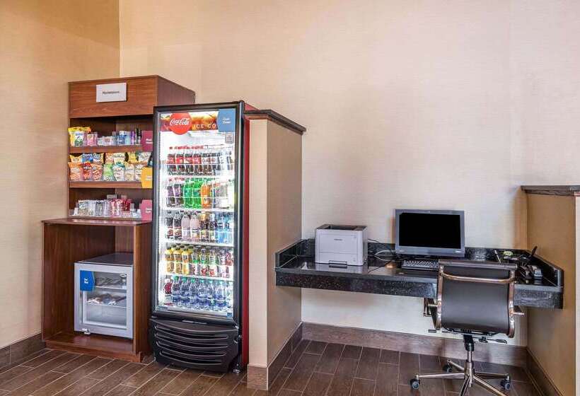 هتل Comfort Suites North