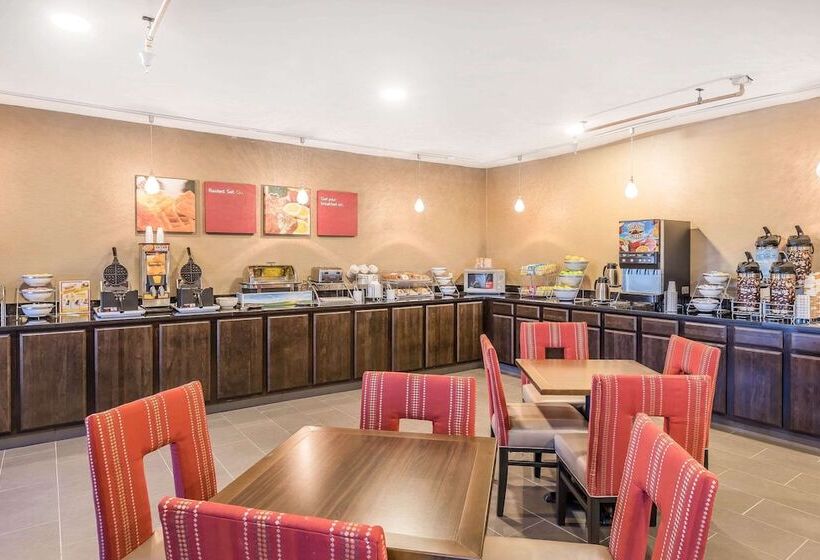 هتل Comfort Suites North