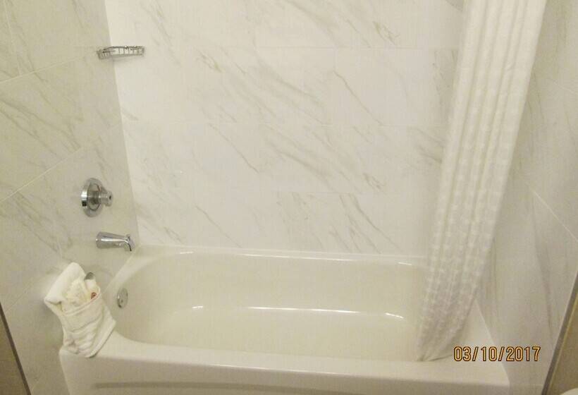 هتل Comfort Suites North