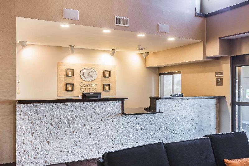 هتل Comfort Suites North