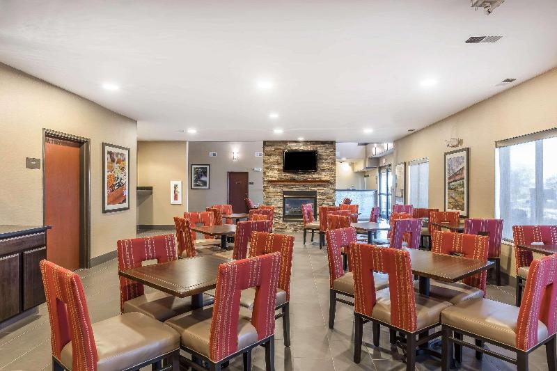 هتل Comfort Suites North