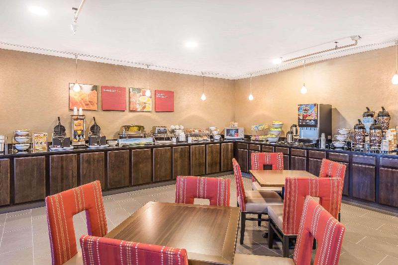 هتل Comfort Suites North