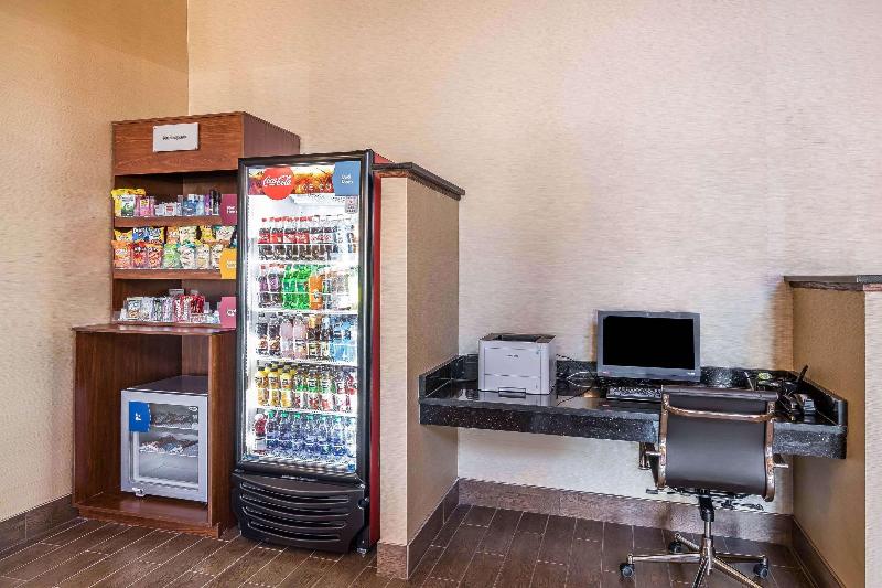 هتل Comfort Suites North