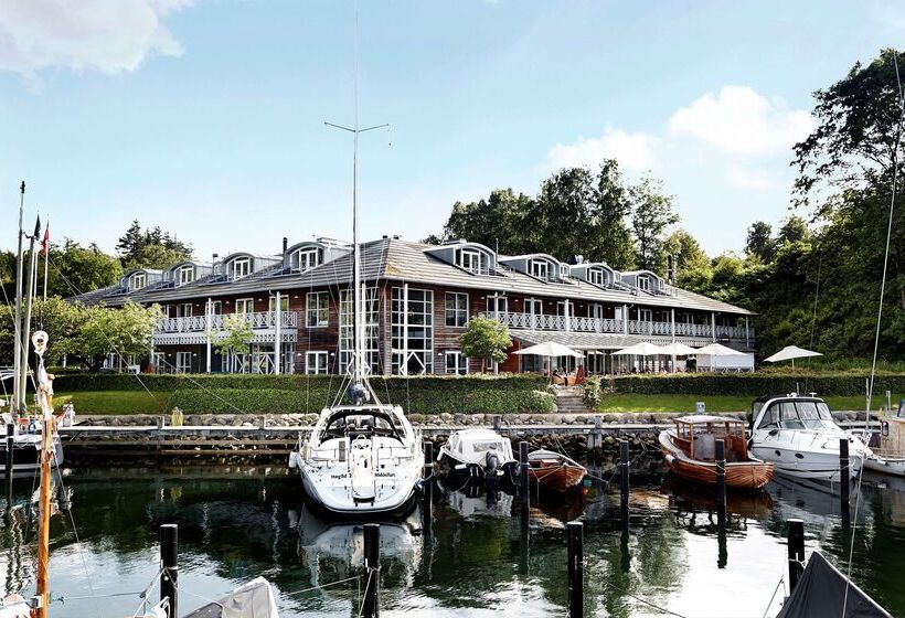 Отель Comwell Kongebrogaarden