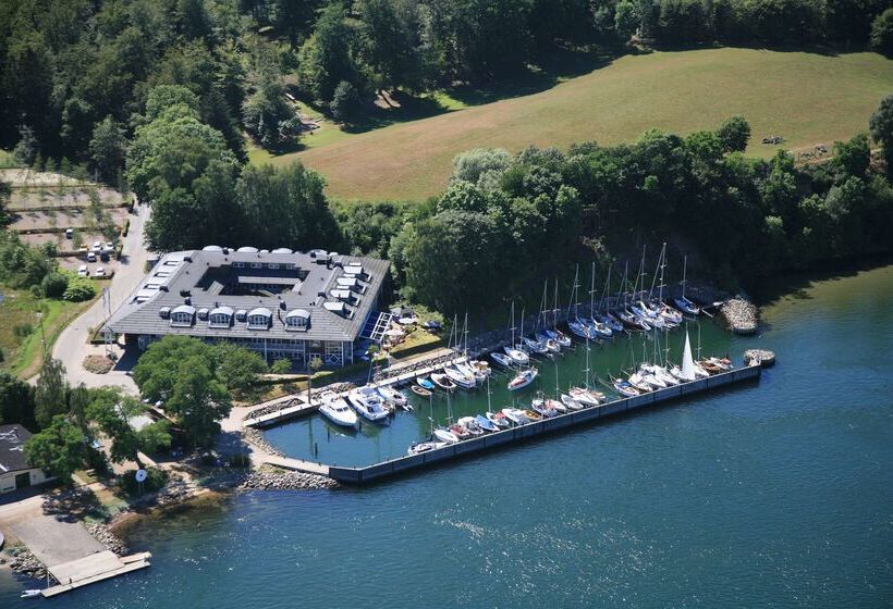 هتل Comwell Kongebrogaarden