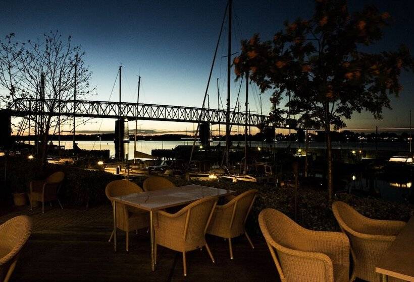 Отель Comwell Kongebrogaarden