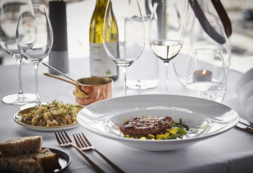 هتل Comwell Kongebrogaarden