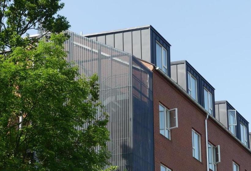 Отель Copenhagen Go