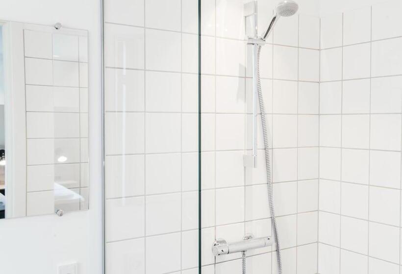 Отель Copenhagen Go