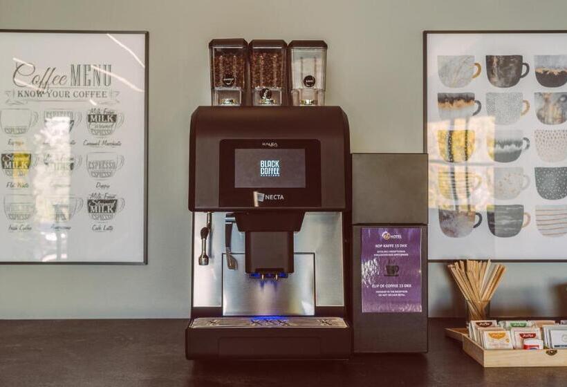 Отель Copenhagen Go