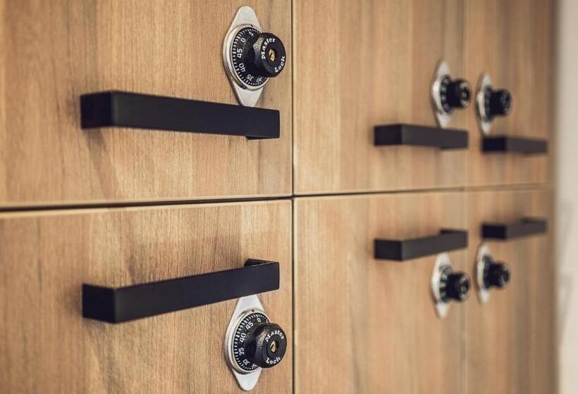 Отель Copenhagen Go