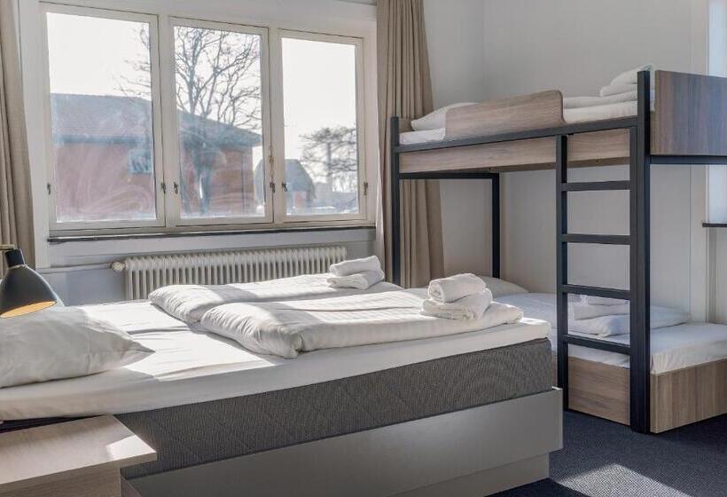 Отель Copenhagen Go