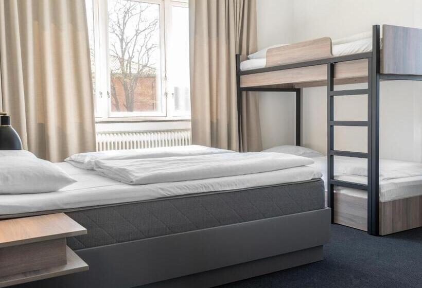 Отель Copenhagen Go