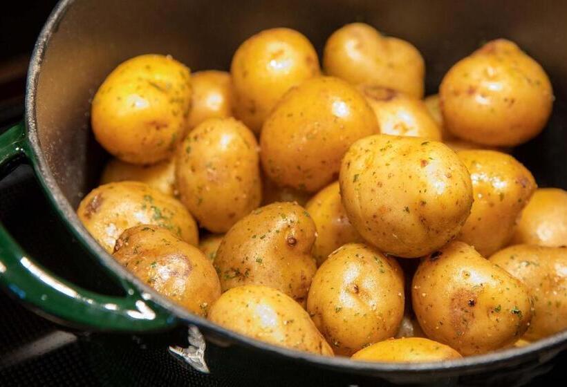 Отель Crescent Asahikawa