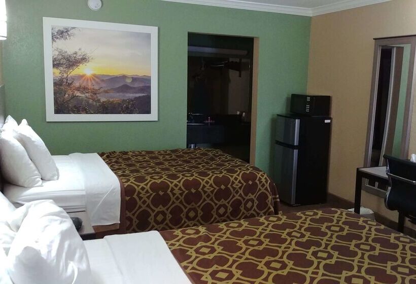 בית מלון כפרי Days Inn By Wyndham Houston East