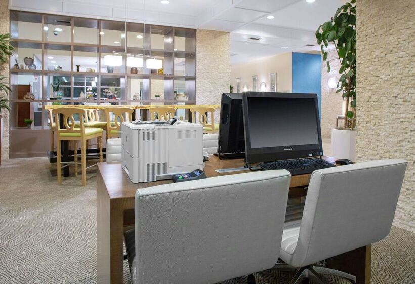 Doubletree By Hilton Hotel Biloxi