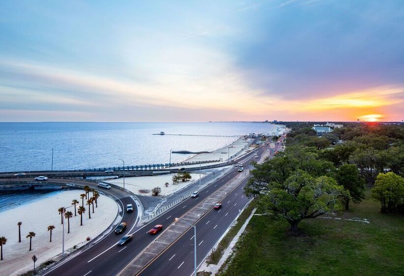 Doubletree By Hilton Hotel Biloxi