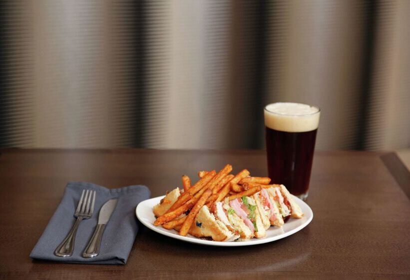 Doubletree By Hilton Hotel Biloxi