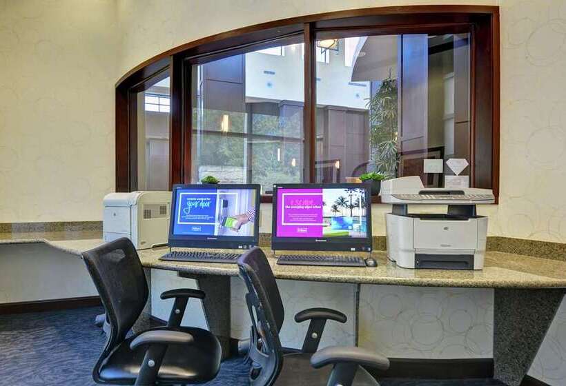 فندق Embassy Suites By Hilton Savannah Airport