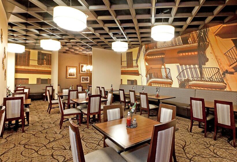 فندق Embassy Suites By Hilton Savannah Airport