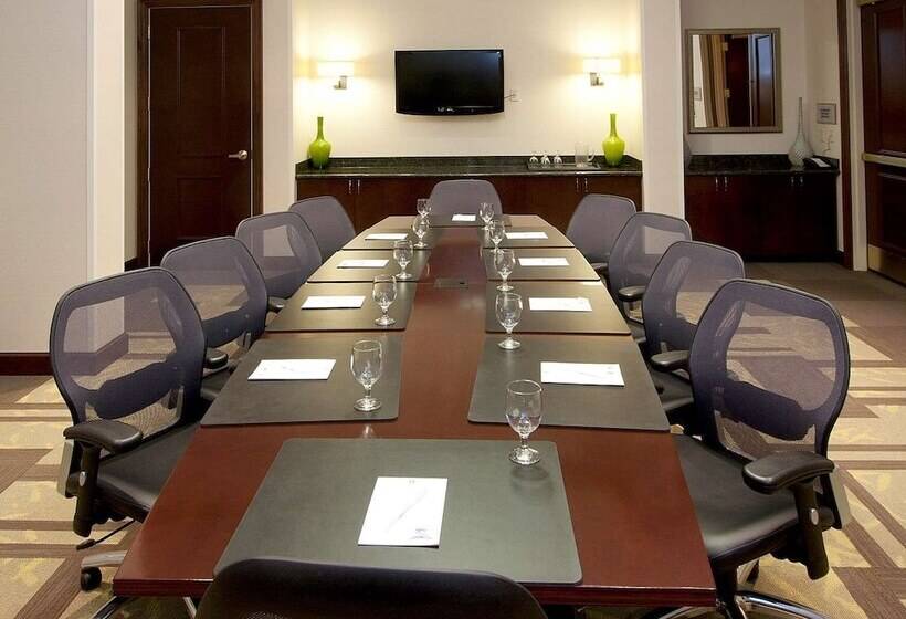 فندق Embassy Suites By Hilton Savannah Airport