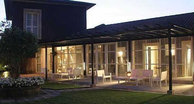 Отель Enoturismo Novavila Rias Baixas Wine Design