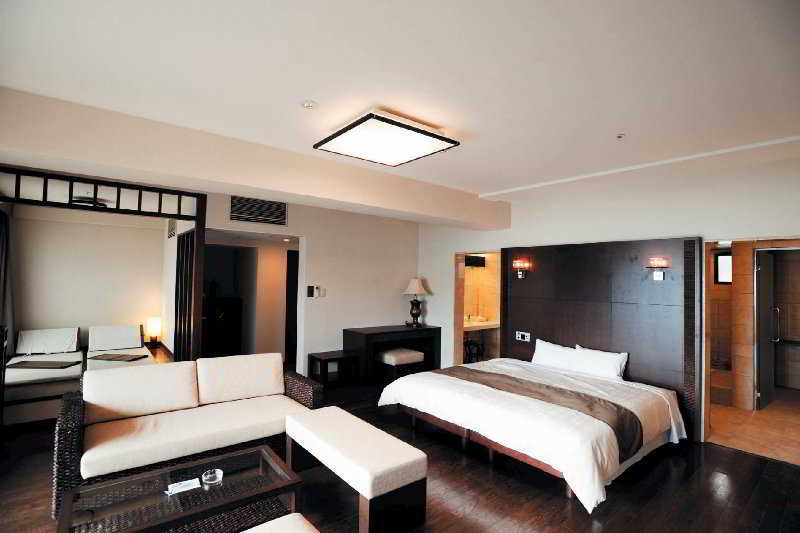 בית מלון כפרי Grandvrioresort Ishigakijima Ocean S Wing & Villa Garden