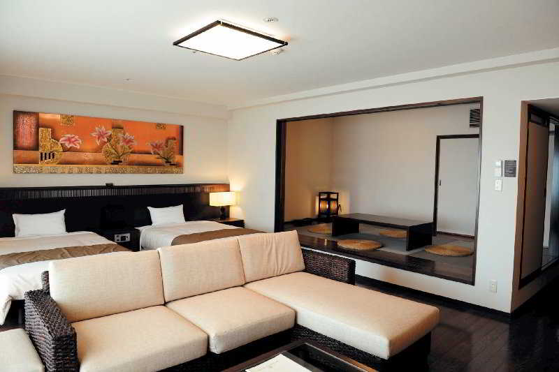 בית מלון כפרי Grandvrioresort Ishigakijima Ocean S Wing & Villa Garden