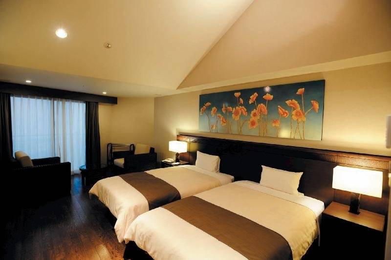 בית מלון כפרי Grandvrioresort Ishigakijima Ocean S Wing & Villa Garden