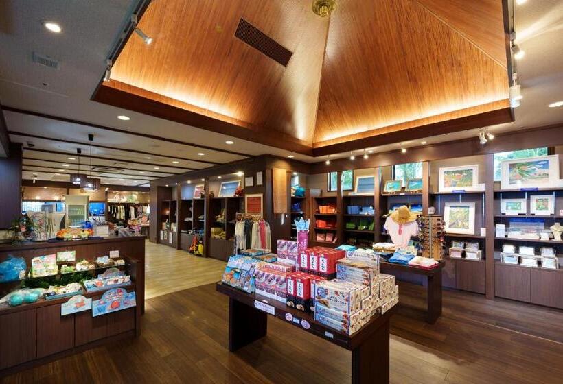 בית מלון כפרי Grandvrioresort Ishigakijima Ocean S Wing & Villa Garden