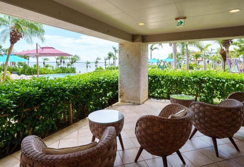 בית מלון כפרי Grandvrioresort Ishigakijima Ocean S Wing & Villa Garden