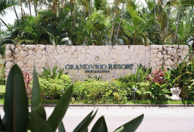 בית מלון כפרי Grandvrioresort Ishigakijima Ocean S Wing & Villa Garden
