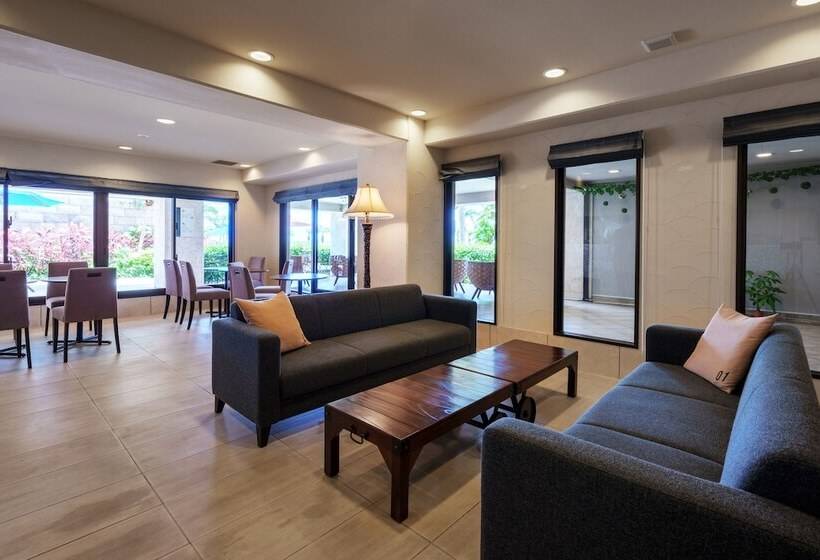 בית מלון כפרי Grandvrioresort Ishigakijima Ocean S Wing & Villa Garden