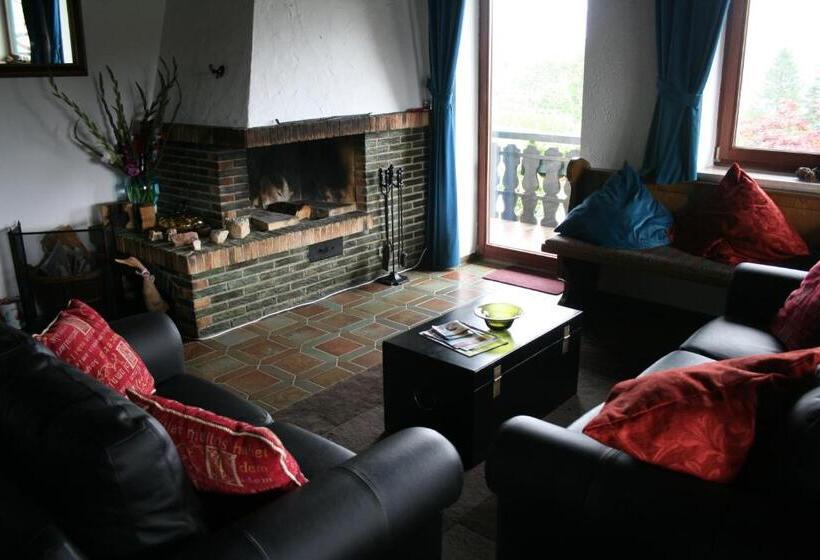 Отель Gästehaus Am Berg