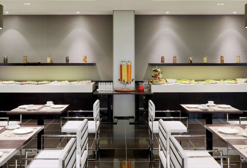 هتل H10 Berlin Ku'damm