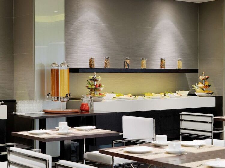 هتل H10 Berlin Ku'damm