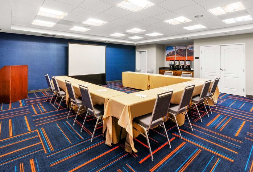 فندق Hampton Inn & Suites Fairbanks