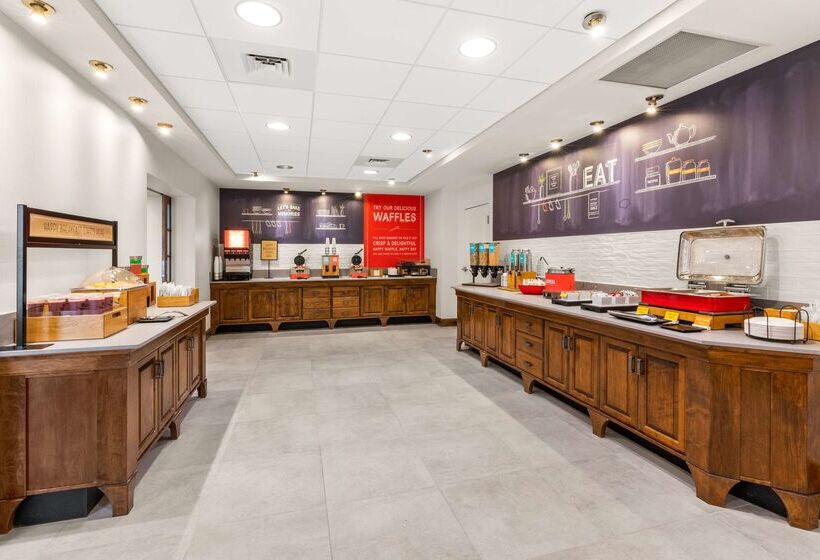 فندق Hampton Inn & Suites Fairbanks