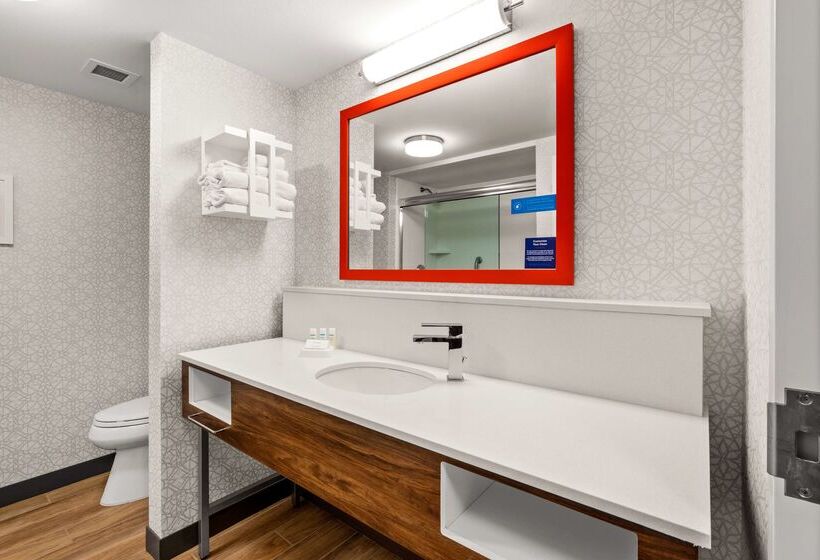 فندق Hampton Inn & Suites Fairbanks