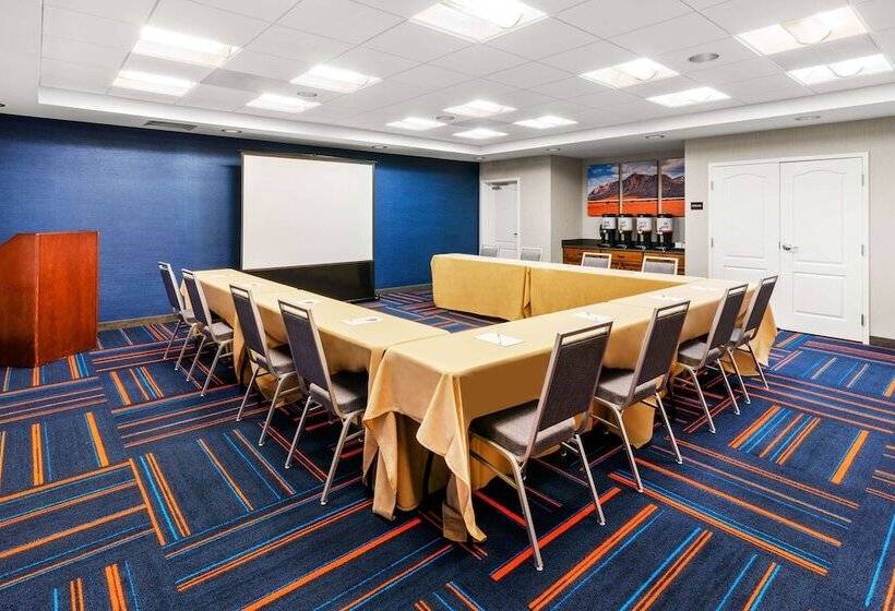 فندق Hampton Inn & Suites Fairbanks