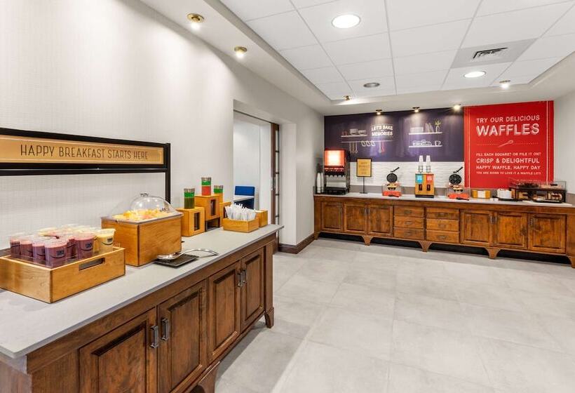 فندق Hampton Inn & Suites Fairbanks