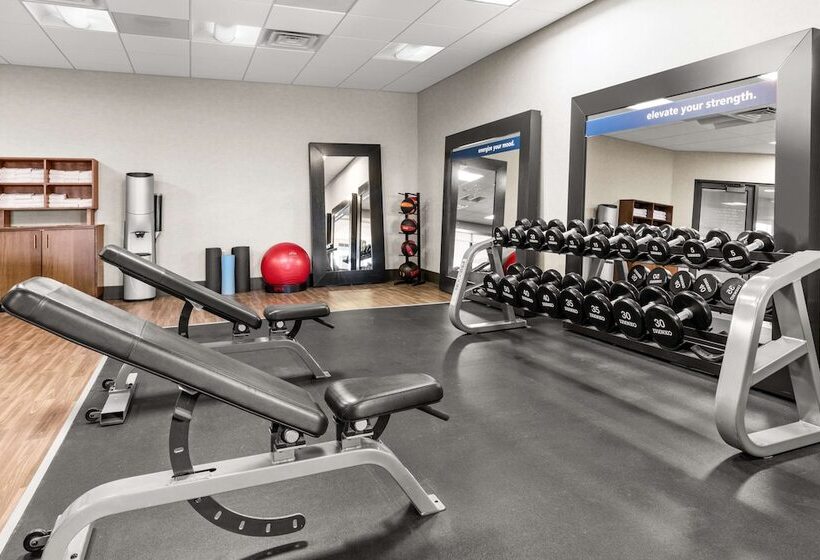 فندق Hampton Inn & Suites Fairbanks