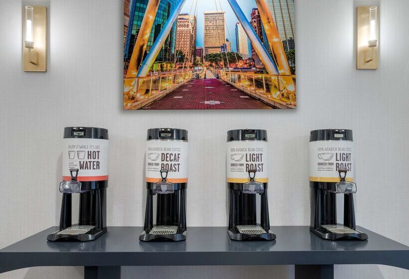 בית מלון כפרי Hampton Inn & Suites Hartford/farmington