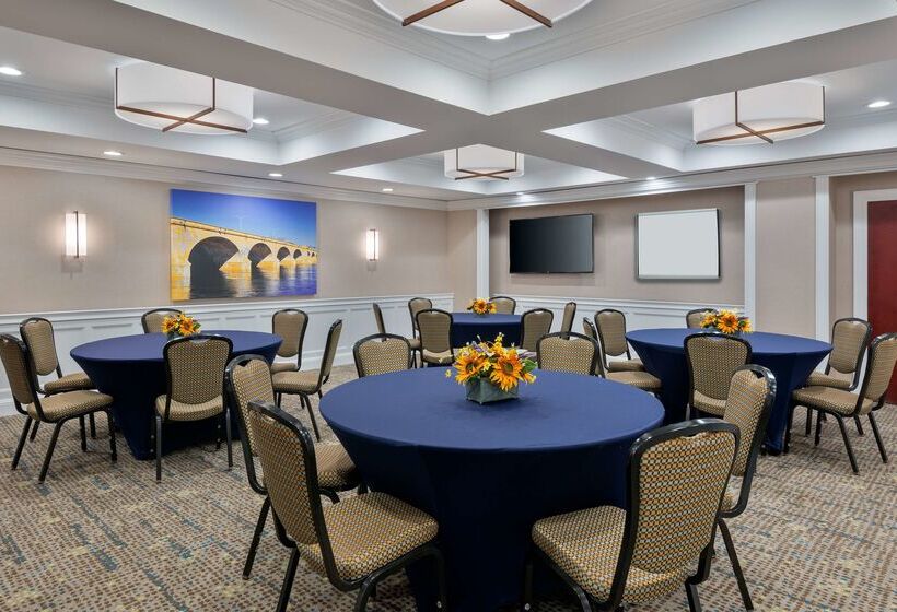 בית מלון כפרי Hampton Inn & Suites Hartford/farmington