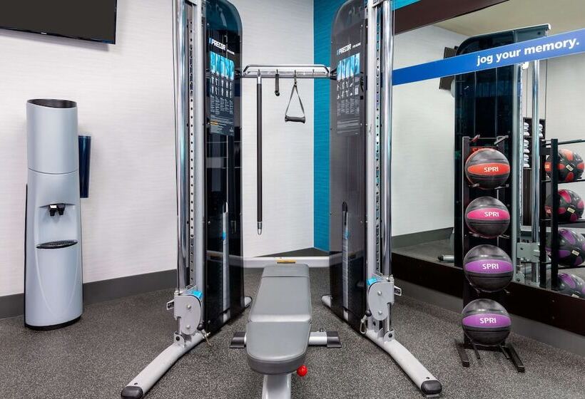 בית מלון כפרי Hampton Inn & Suites Hartford/farmington