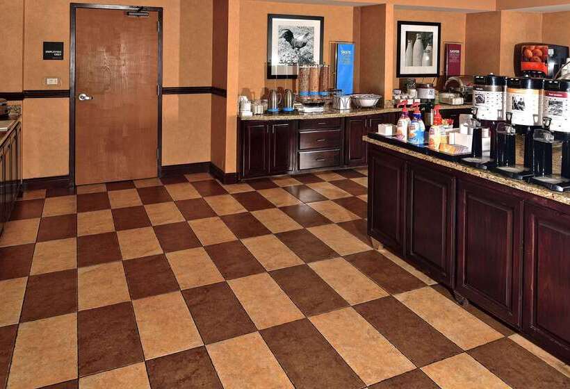 호텔 Hampton Inn & Suites Fredericksburg