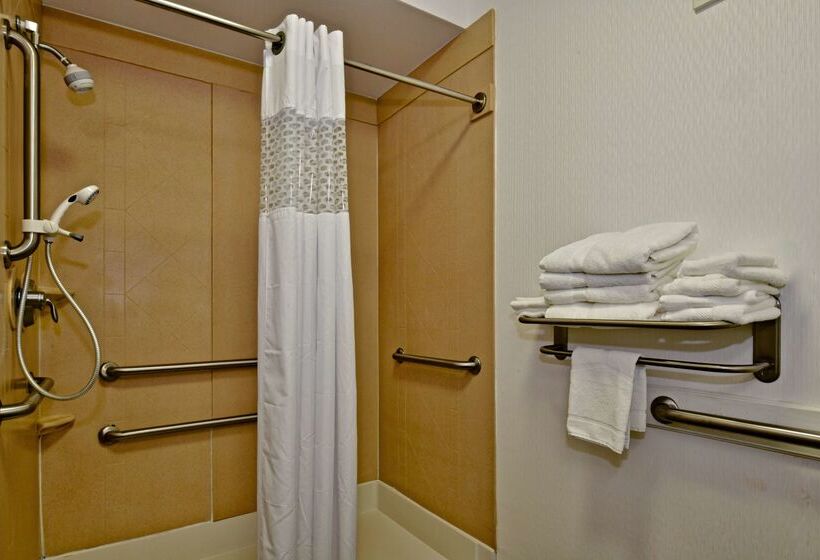 호텔 Hampton Inn & Suites Fredericksburg