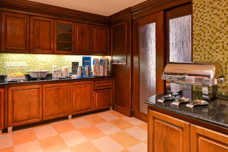 호텔 Hampton Inn & Suites Fredericksburg South