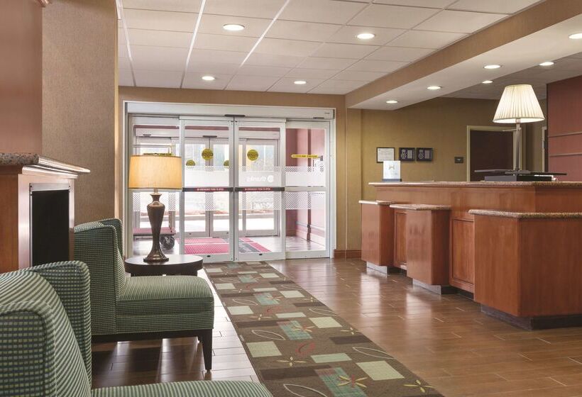 فندق Hampton Inn & Suites Greenfield