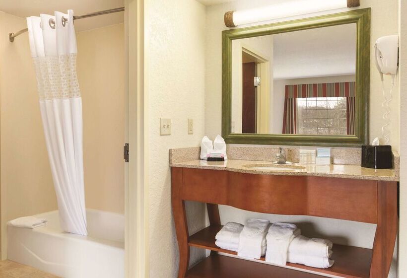 فندق Hampton Inn & Suites Greenfield